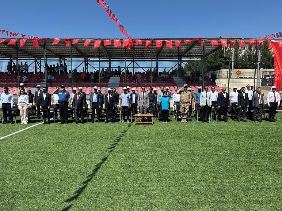 19 MAYIS ATATÜRK'Ü ANMA GENÇLİK VE SPOR BAYRAMI'NIN 106. YIL DÖNÜMÜ KOCAKÖY İLÇE STADYUMU'NDA DÜZENLENEN PROGRAMLA KUTLANDI