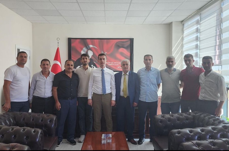 Güvenlik Korucuları Birliği Konfederasyonu Genel Başkanı Ali Haydar YENER Kaymakam Yusuf KAPTANOĞLU’na hayırlı olsun ziyaretinde bulundular.